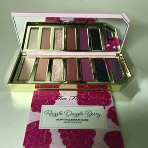 TOO FACED RAZZLE DAZZLE BERRY EYE SHADOW PALETTE